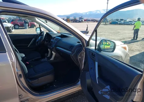 2014 Subaru Forester 2.5I Premium z USA, uszkodzony, nr VIN JF2SJAEC2EH526641